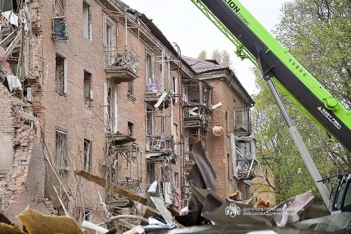 Кількість загиблих внаслідок удару по Дніпру збільшилась