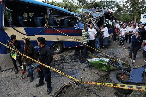 Террористы взорвали автобус в Колумбии: 13 погибших и десятки раненых