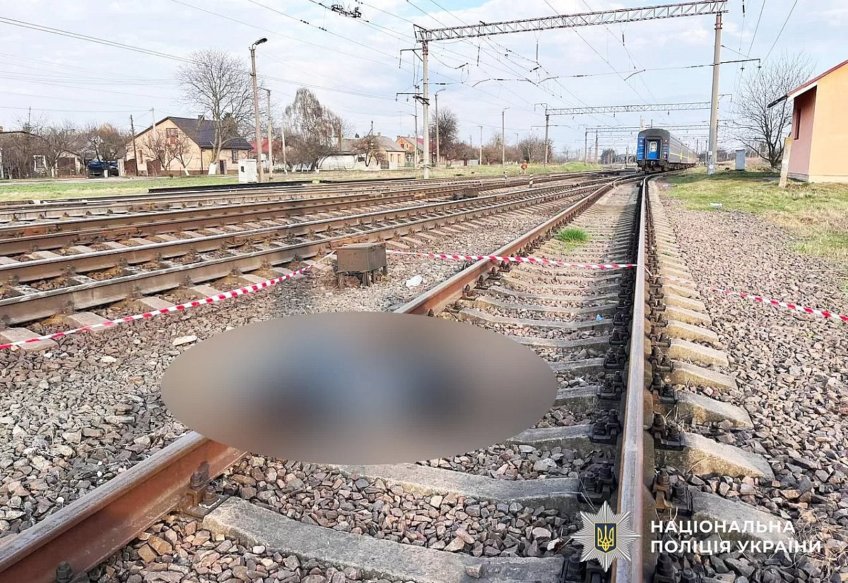 Под Ровно поезд насмерть сбил 16-летнего подростка: парень шел по путям в наушниках