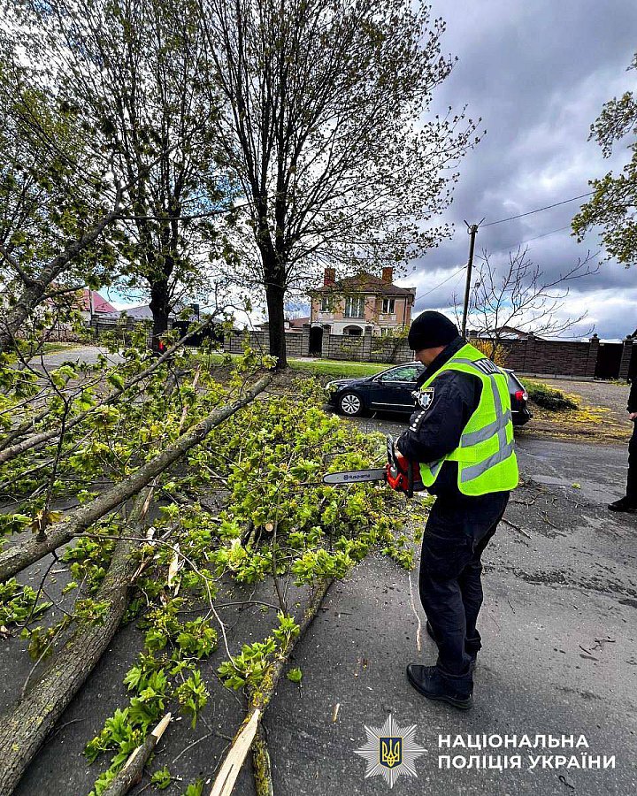 Увеличилось количество жертв в и пострадавших в следствие непогоды в Украине: фоторепортаж последствий
