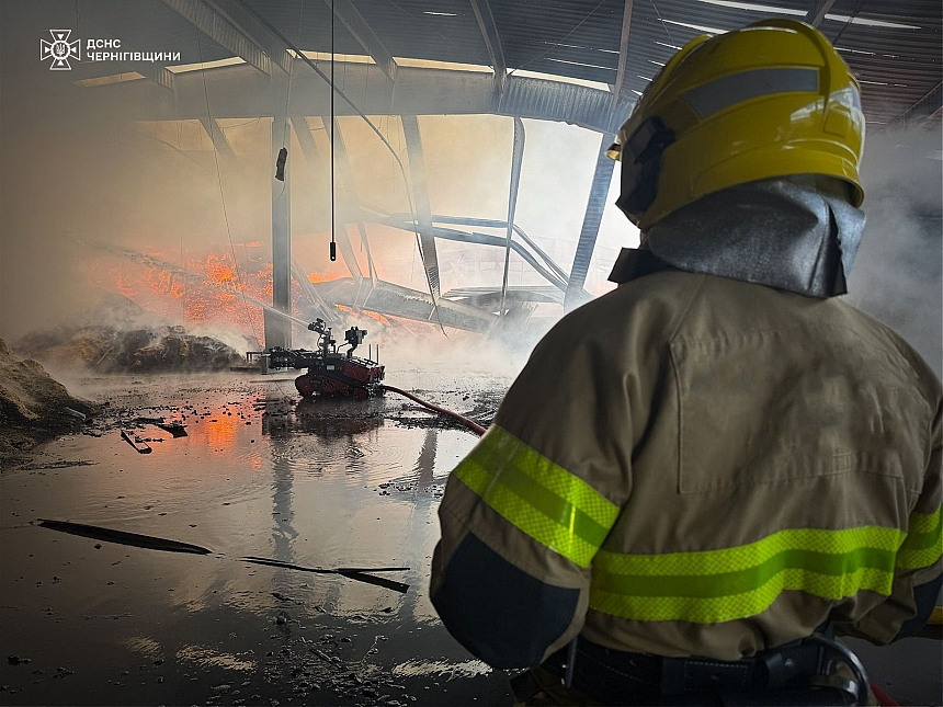 РФ атаковала Черниговскую область: в результате массированной атаки возникли масштабные пожары, есть пострадавшие (фото, видео)