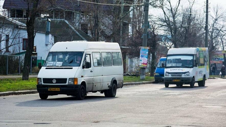 У Миколаєві підвищили вартість проїзду: сьогодні в маршрутках уже нові ціни