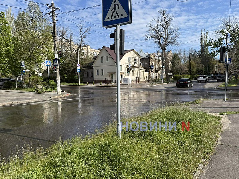 Центр Миколаєва заливає водопровідною водою: відео події