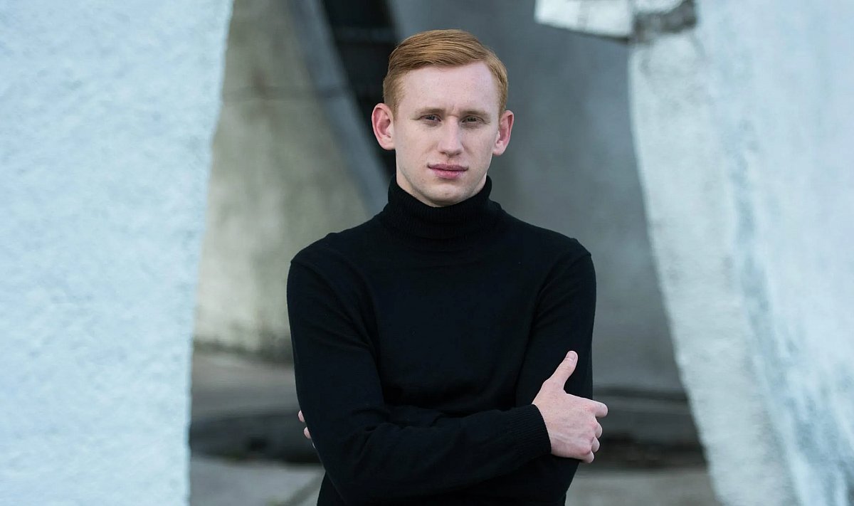 Актер из Николаева Александр Рудинский заинтриговал фото со съемок в Австралии