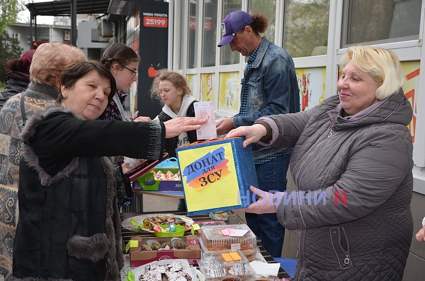 Миколаївська «Берегиня» відсвяткувала день народження творчим дефіле, яскравим феєрверком і врученням медалей