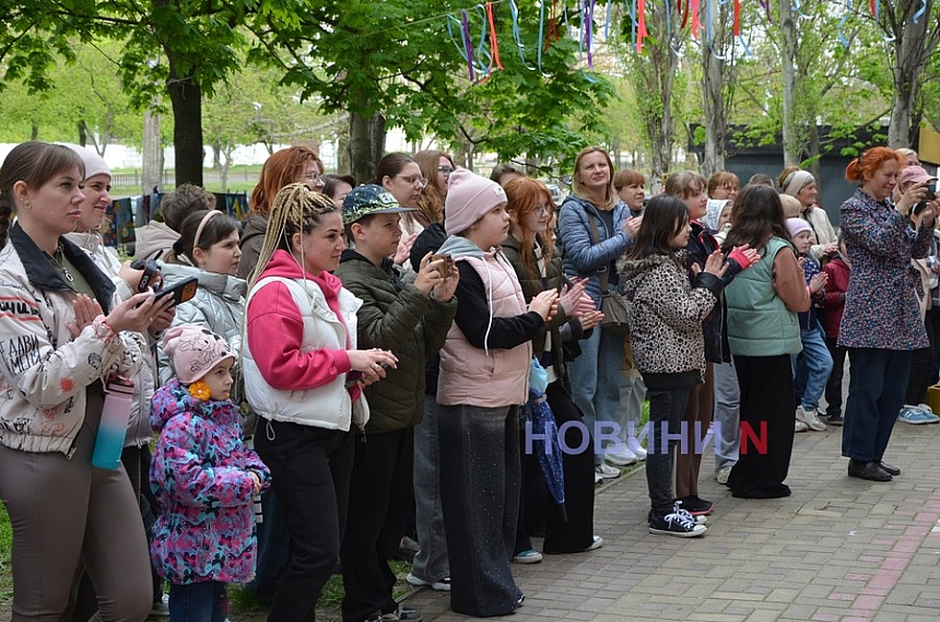Миколаївська «Берегиня» відсвяткувала день народження творчим дефіле, яскравим феєрверком і врученням медалей