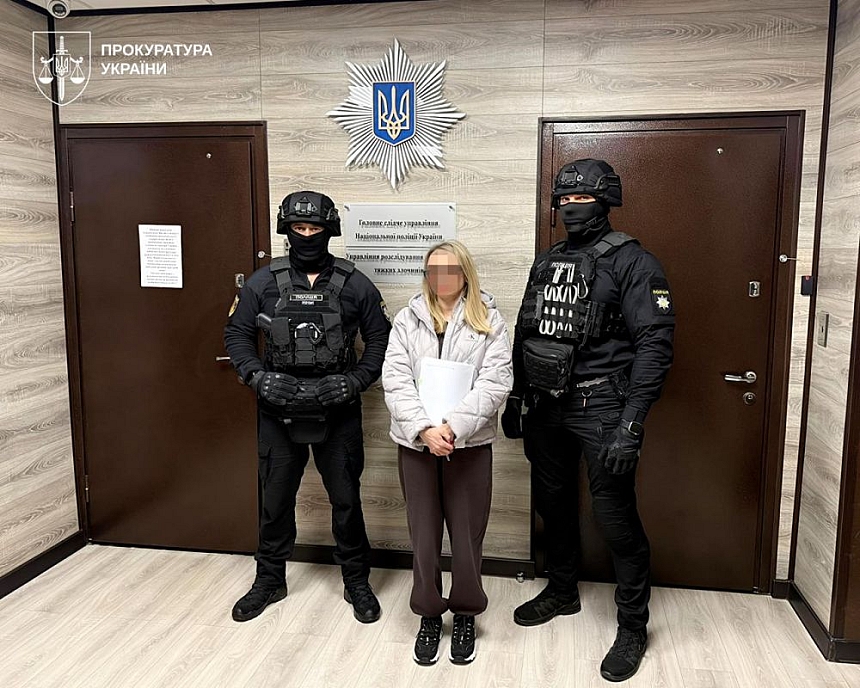 На Житомирщині жінка знімала порно за участі власної трирічної доньки, поки та спала