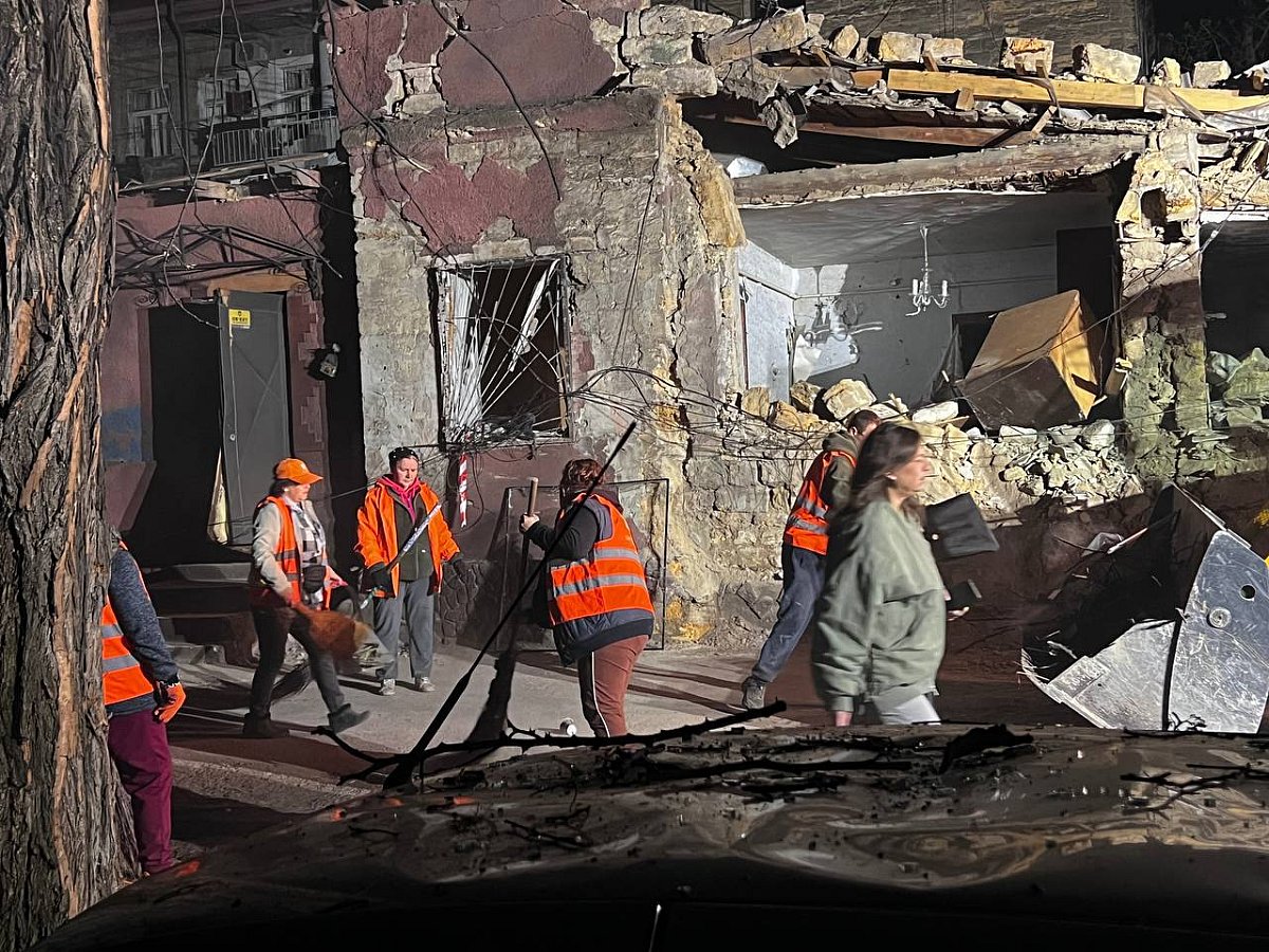 Атака на Одессу: пострадали 16 человек, повреждены многоэтажки, детсад и торговый центр