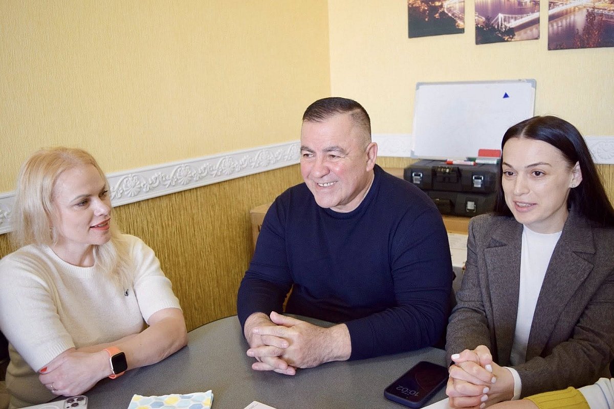 У Миколаєві відбулася робоча зустріч у межах програми «Ти як?» для працівників судово-медичної експертизи