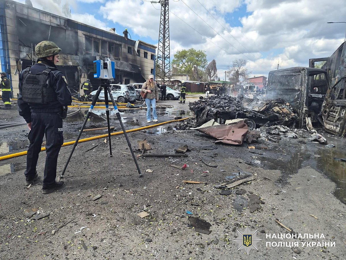 В Днепре после ракетного удара есть погибшая и раненые, среди них полицейский
