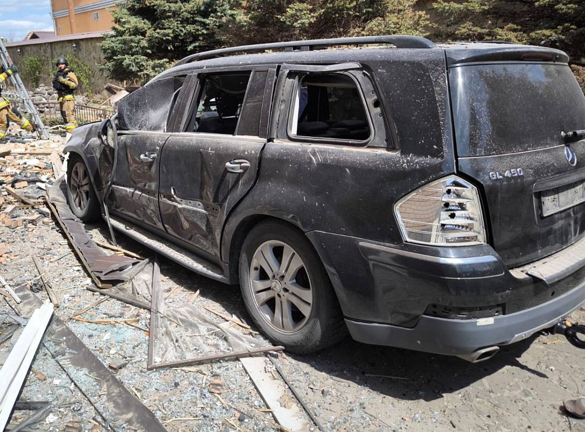 Ким показал, как выглядит поврежденный дом после атаки на Николаев