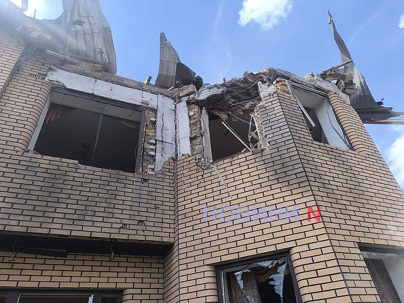 Появились новые фото последствий вражеской атаки в Николаеве. ОБНОВЛЕНО