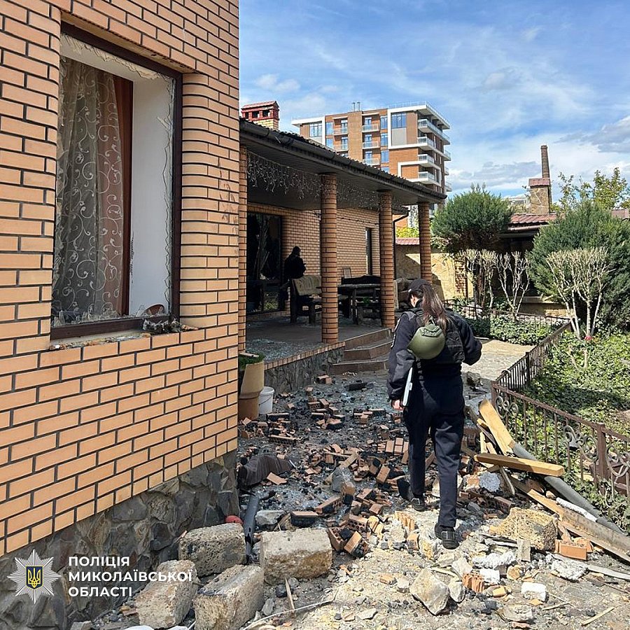 У Миколаєві пошкоджено будинки та авто через атаку БПЛА: поліція відкрила кримінальне провадження