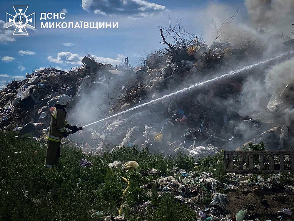 В Николаевской области горел мусор на городском полигоне