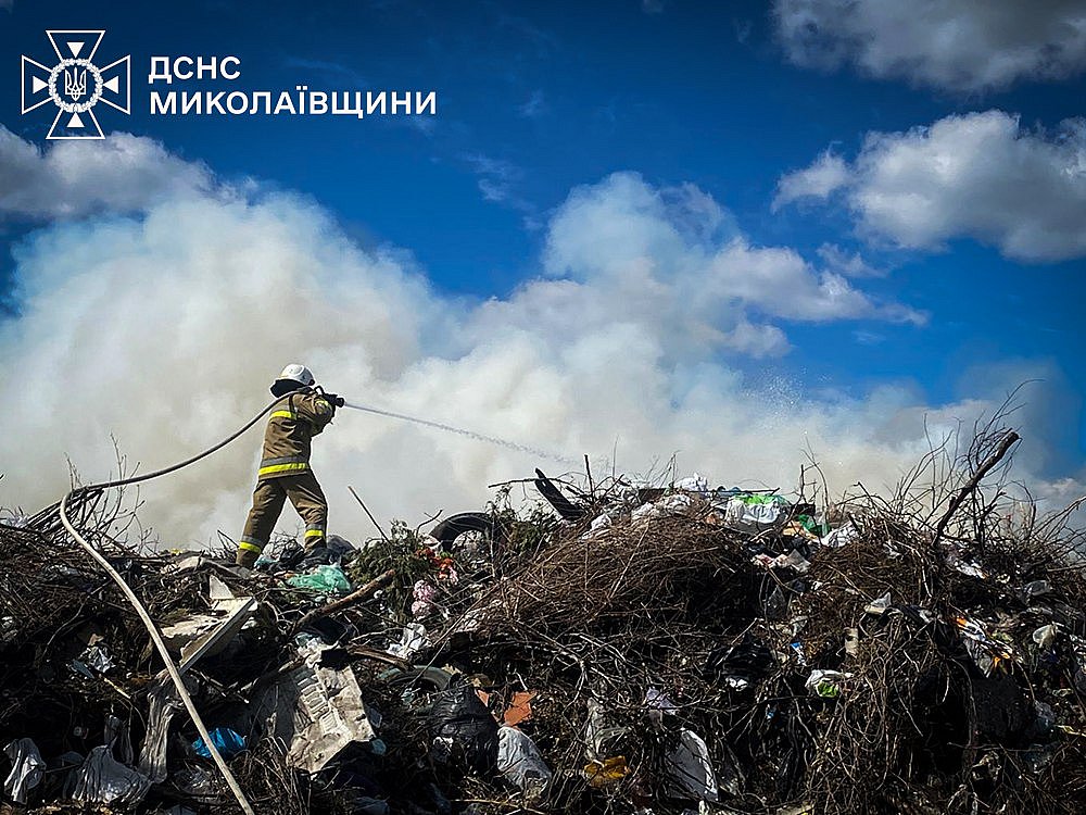 В Николаевской области горел мусор на городском полигоне