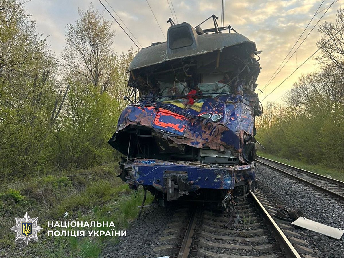 Смертельное ДТП на железнодорожном переезде на Львовщине: есть погибший и пострадавшие 