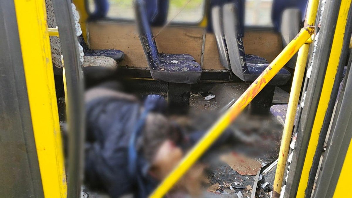 Дрон атаковал маршрутку в Херсоне: есть погибшие и раненые