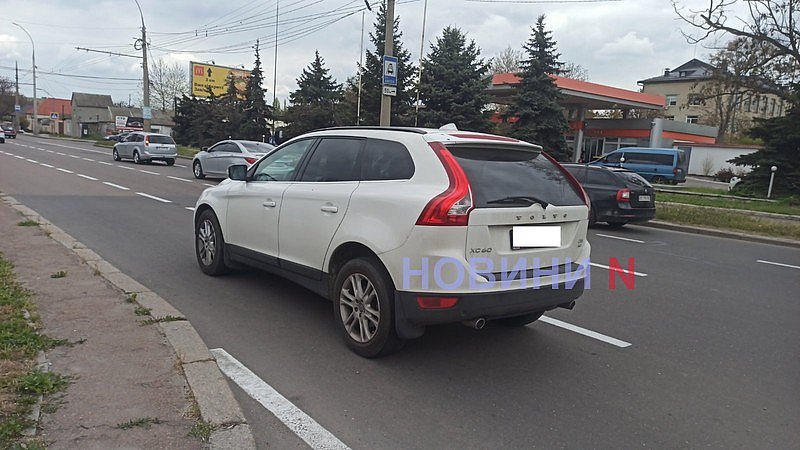 Volvo не пропустив Honda на кільці у Миколаєві: рух утруднений