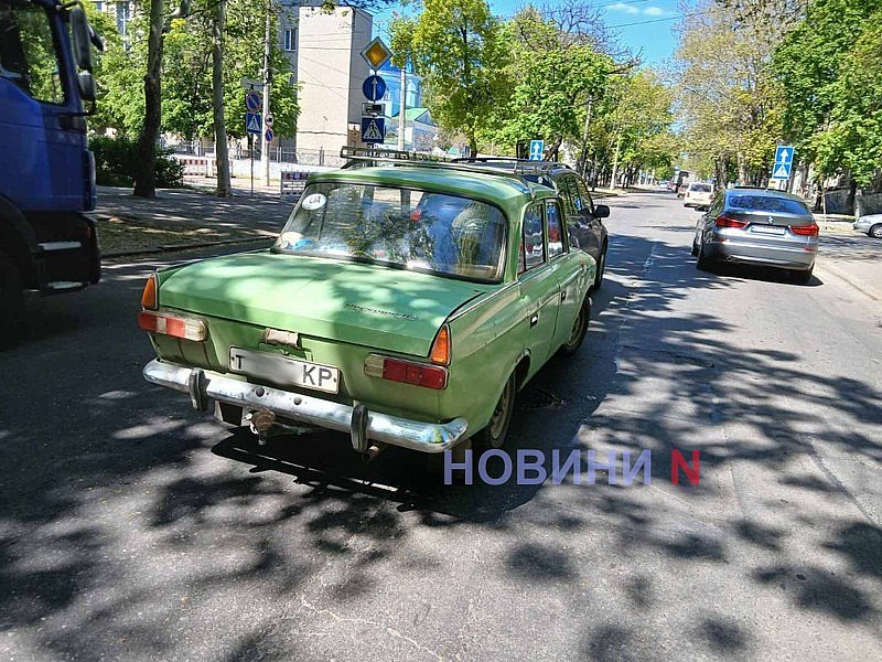 В центре Николаева «Москвич» врезался в «Тойоту»