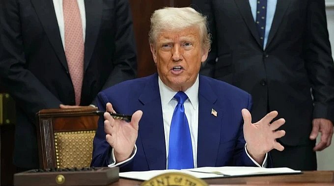 Трамп відмовився підтвердити перемир'я з Іраном після боїв у Ормузькій протоці