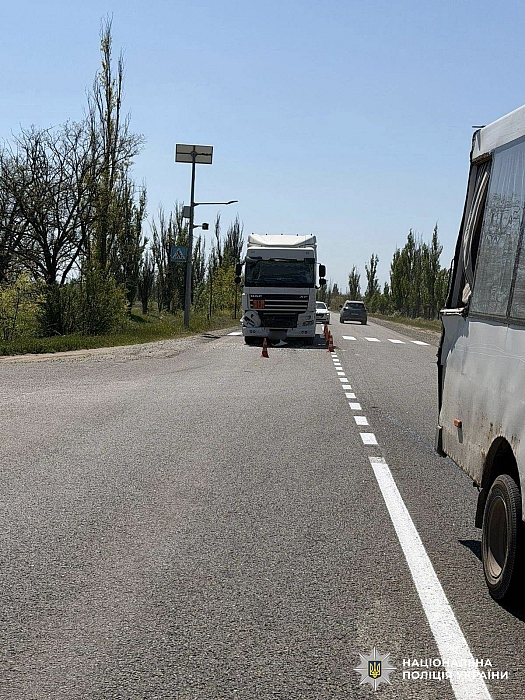 Грузовик и автобус столкнулись под Николаевом: пятеро пострадавших, среди которых семилетний ребенок