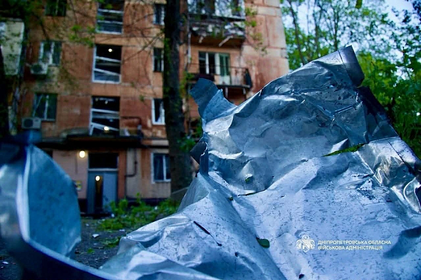 Враг атаковал Днепр и область почти 30 раз: есть раненые и значительные разрушения (фото, видео)
