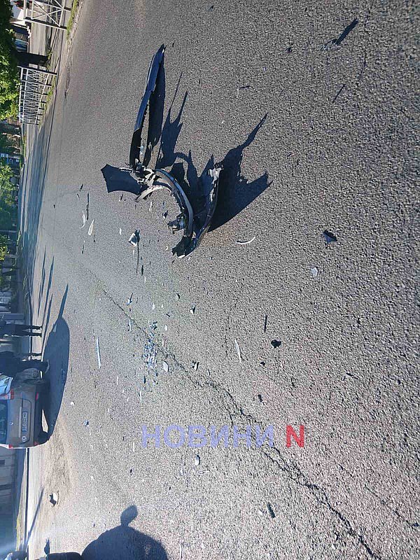 Renault и Kia столкнулись у моста в Николаеве: образовались большие пробки
