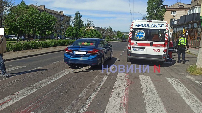 Lada влетіла в «Хонду» в центрі Миколаєва: постраждала жінка, рух утруднений