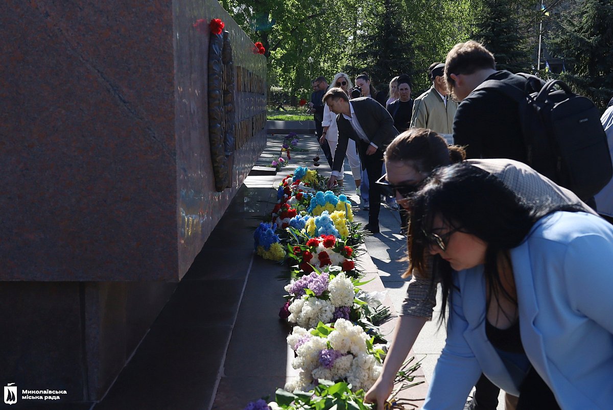 В Николаеве прошла церемония ко Дню памяти и победы над нацизмом