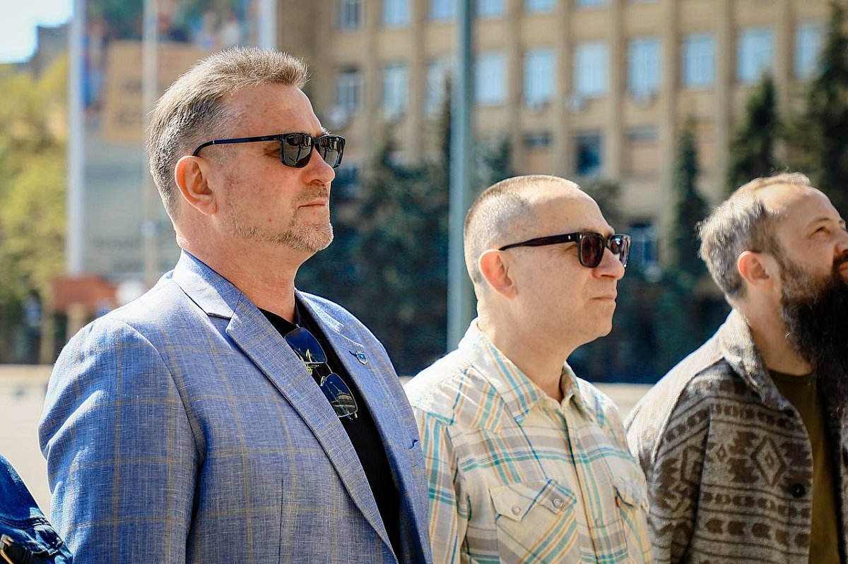 В Николаеве ко Дню Европы подняли флаги Украины и ЕС