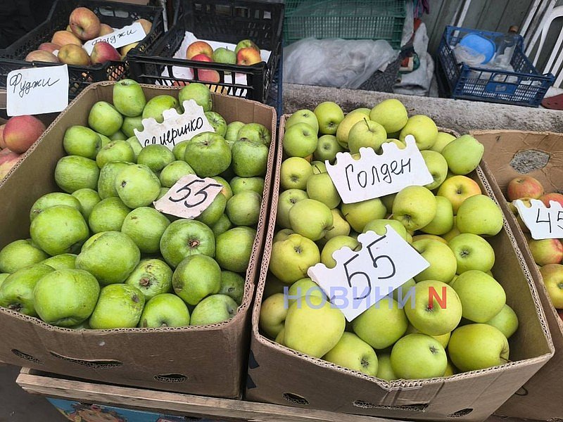 Майский рынок в Николаеве: в какую цену продают молодые фрукты и овощи (фоторепортаж)