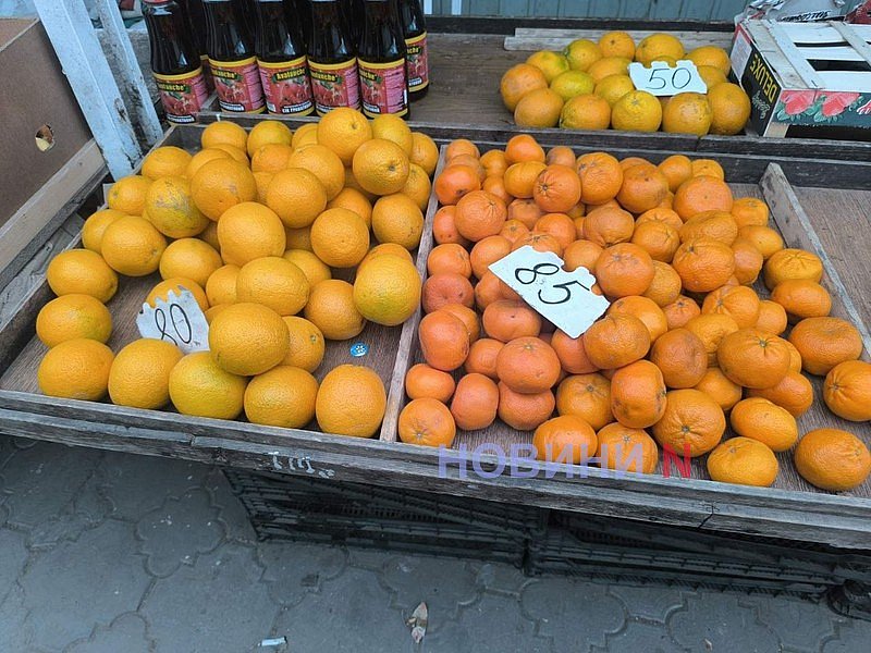 Майский рынок в Николаеве: в какую цену продают молодые фрукты и овощи (фоторепортаж)