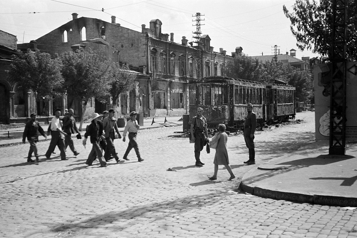 Обнародованы фотографии Николаева в период немецкой оккупации