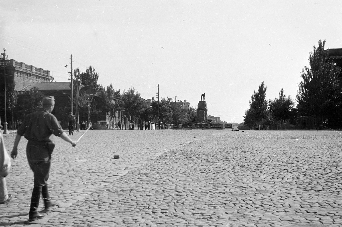 Обнародованы фотографии Николаева в период немецкой оккупации