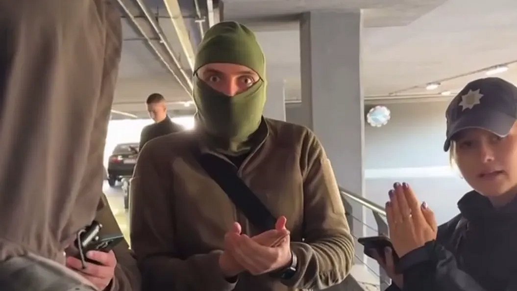 Лубинец заявил, что недопустимо использование балаклав сотрудниками ТЦК