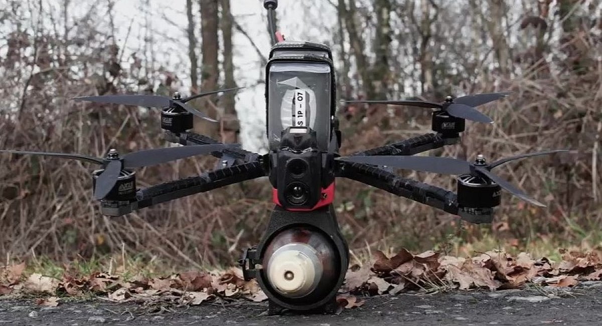 В Николаевской области FPV-дрон атаковал автомобиль, пострадали два пенсионера. Фото иллюстрационное