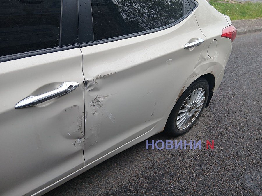 Тягач и легковушка не поделили проспект в Николаеве