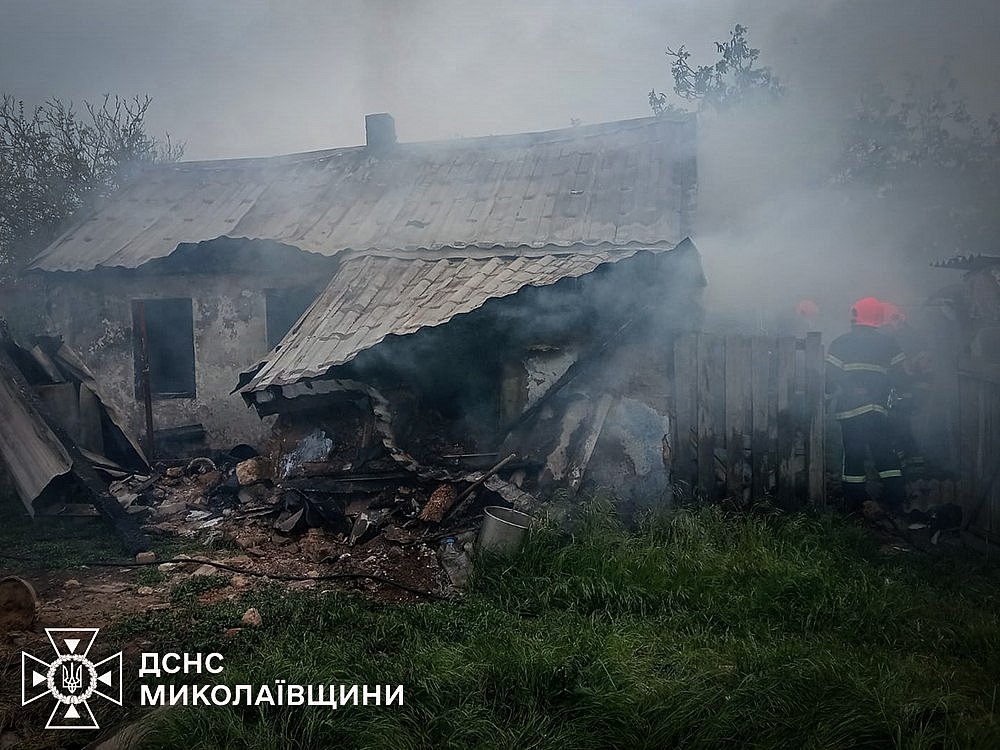 В Николаевской области горел жилой дом