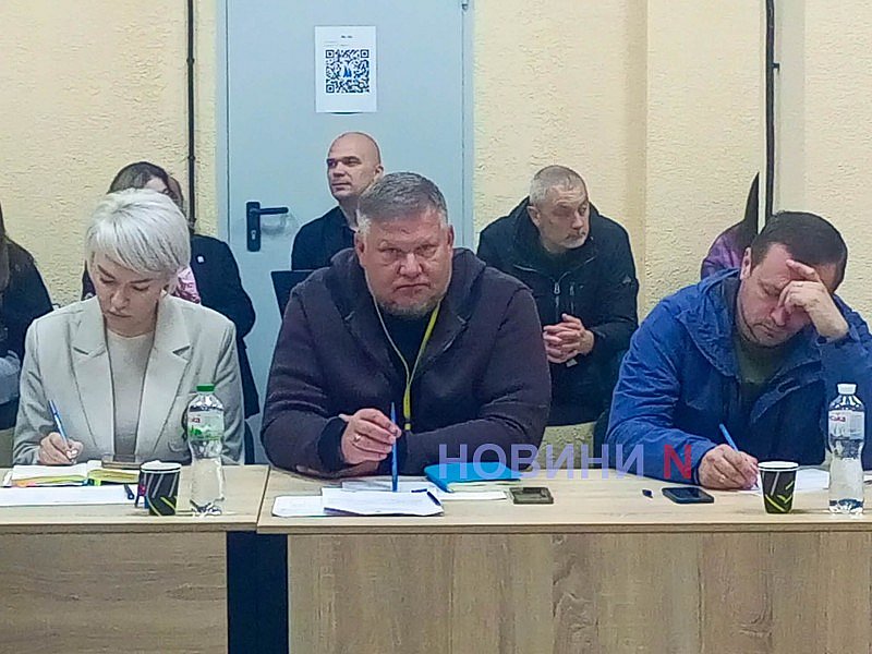 В центре - Виктор Дмитрук, глава администрации Заводского района