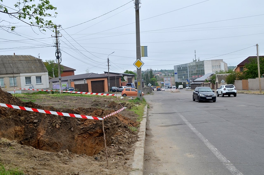 У Миколаєві проводять заміну аварійної ділянки трубопроводу