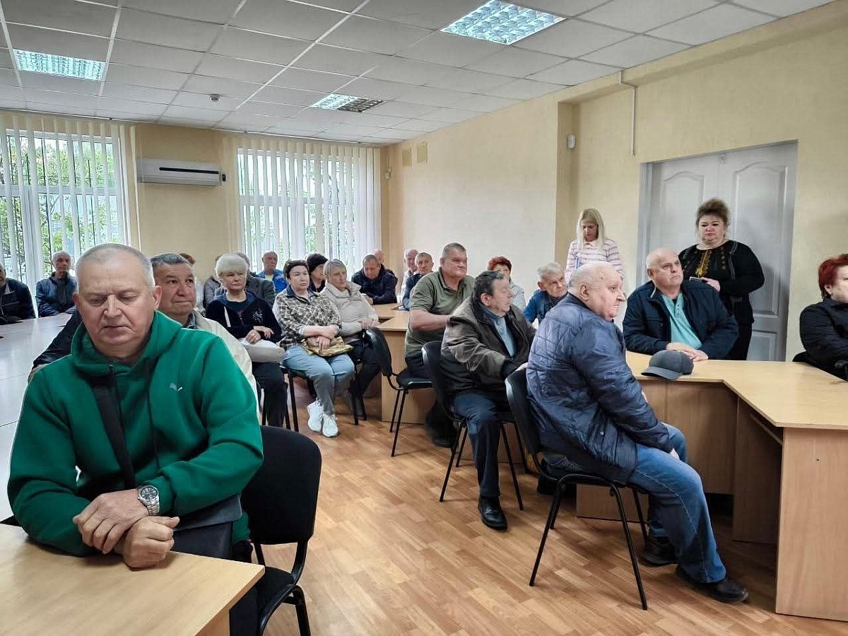 На Вознесенщині відмітили учасників ліквідації наслідків аварії на ЧАЕС: начальник РВА Олександр Кукуруза передав пам’ятні відзнаки
