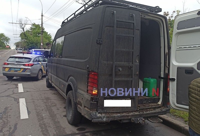 У Миколаєві «ВАЗ» влетів у Volkswagen: є постраждала, рух паралізувала пробка