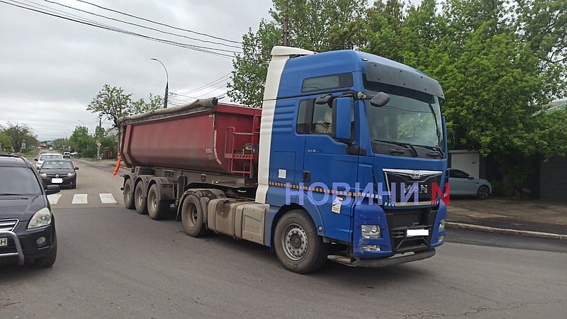 На перехресті в Миколаєві сталася ДТП: утворився затор
