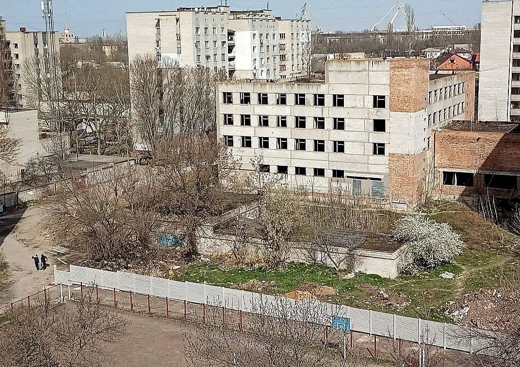 Недострой на ул. 3-й Слободской в Николаеве