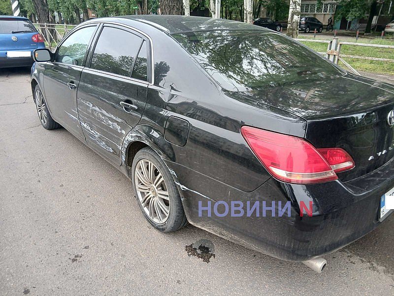 Mercedes зіткнувся з Toyota при зміні смуги у Миколаєві