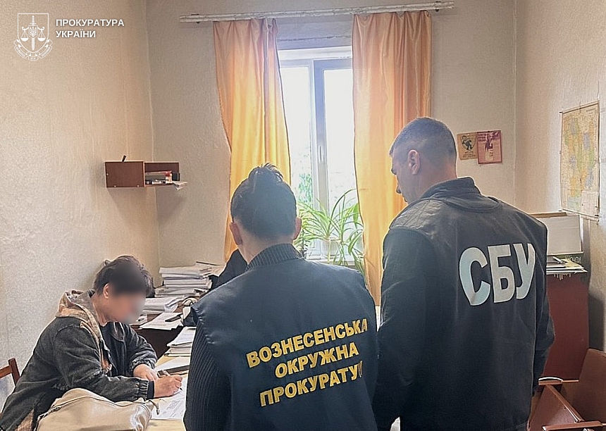 Главу сельсовета в Николаевской области подозревают в злоупотреблении служебным положением