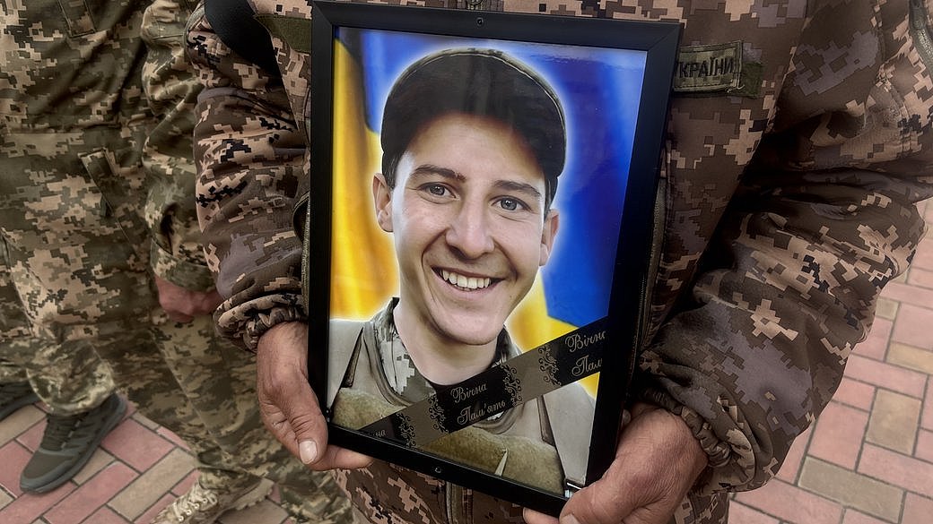В Южноукраинске простились с 23-летним военнослужащим Максимом Юхимчуком