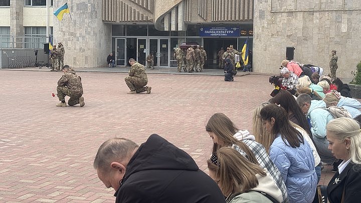 В Южноукраинске простились с 23-летним военнослужащим Максимом Юхимчуком