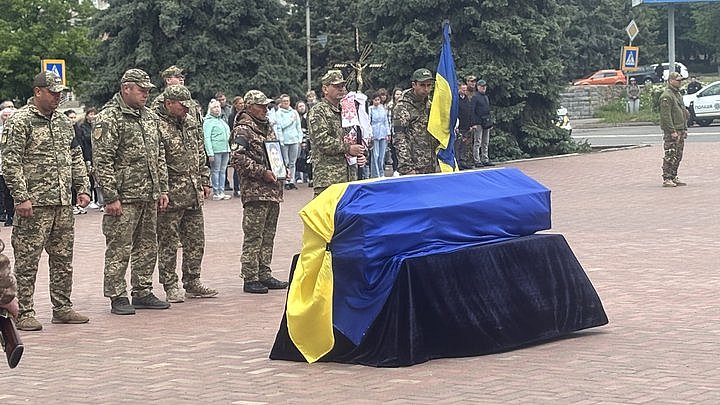 В Южноукраинске простились с 23-летним военнослужащим Максимом Юхимчуком