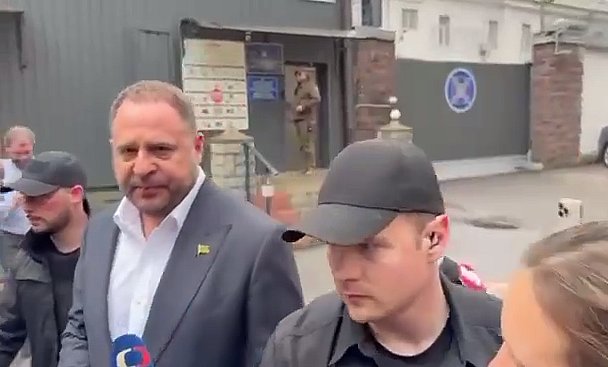 Хто вніс заставу за екс-главу Офісу президента Андрія Єрмака: журналісти розкрили компанії та суми